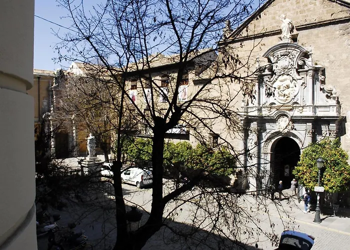 La Perla Suites